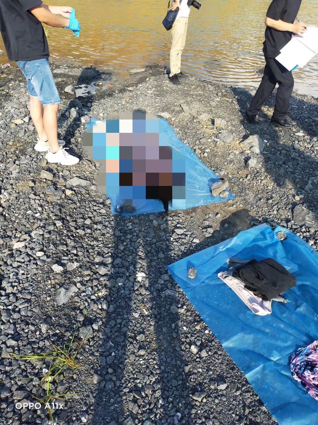 死者被打捞上岸。受访者供图