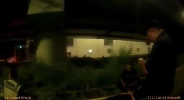 警方逮捕两名嫌犯(图源:台媒)