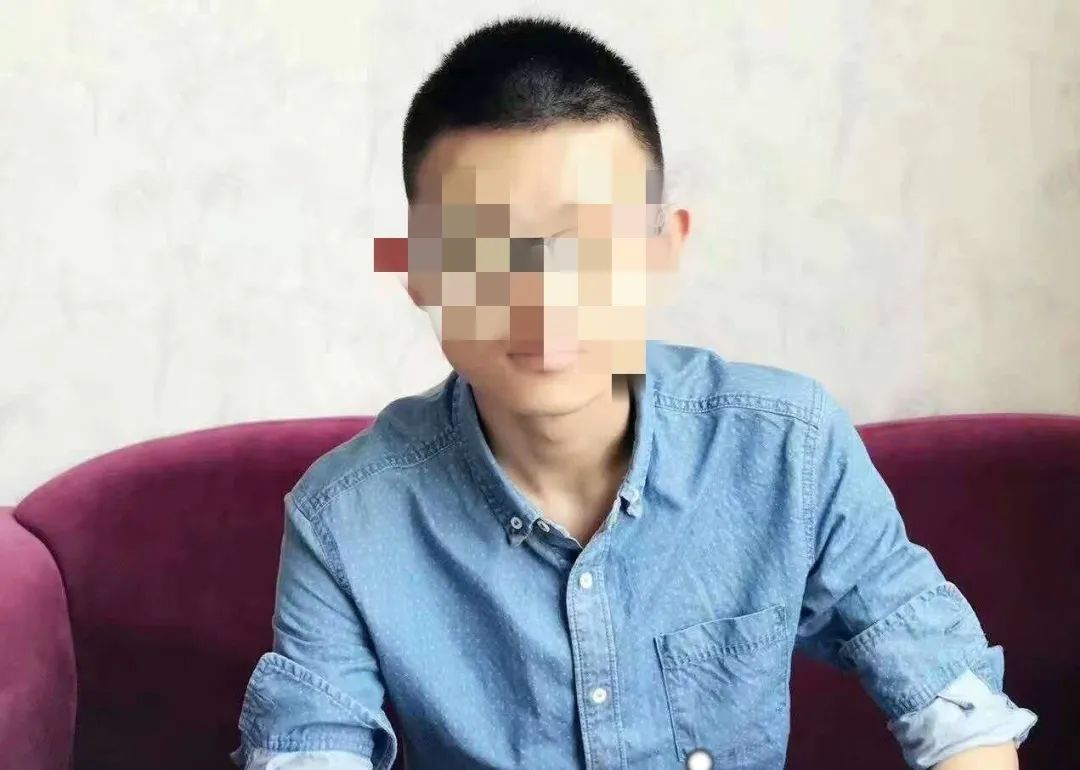 杨凯的人生,在进入大学后,走入了与高中截然不同的方向。图|受访者提供