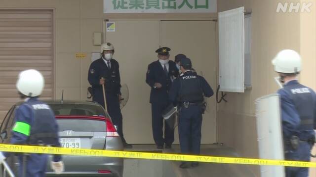 警方封锁商场(NHK)
