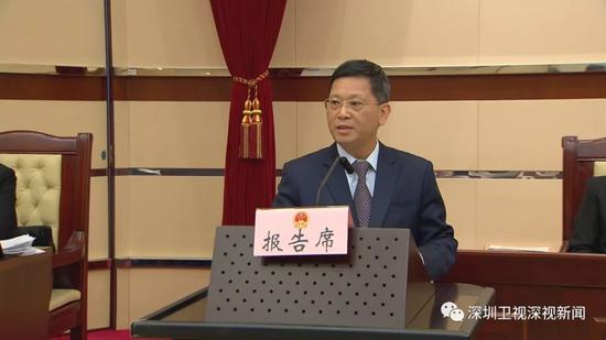 （图：胡嘉东在市人大常委会会议上作见面发言）