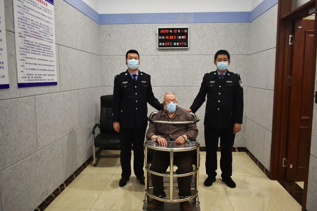 鹤岗公安局兴安分局抓获逃犯。受访者供图
