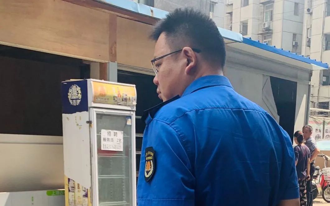 胡毅峰在工作。新京报记者 周小琪 摄