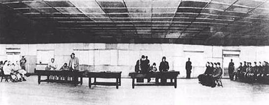 1953年签署《朝鲜停战协定》