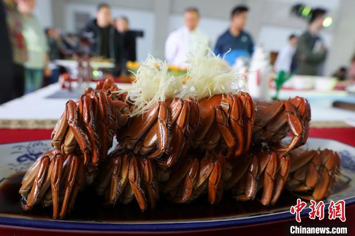 资料图:秋风起,蟹儿肥。 泱波 摄