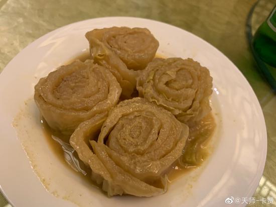 厉家菜的芥末墩儿,不咸不酸也不窜,但有辣味。