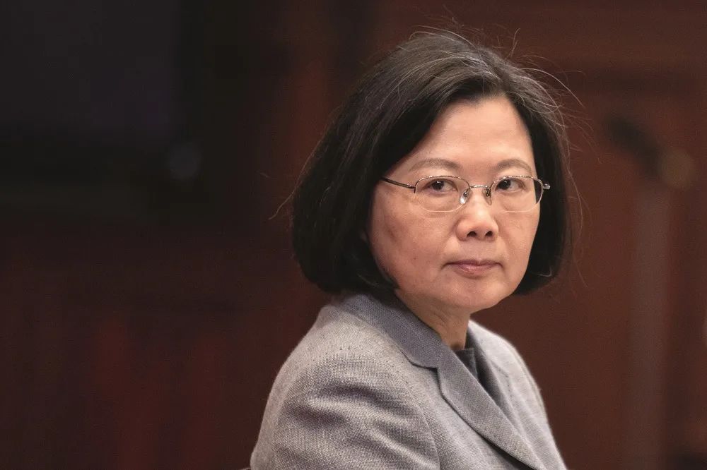 ·随着台海局势近期逐渐升温,蔡英文在岛内的支持度不断下滑。(资料图)
