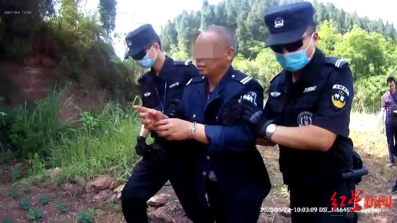 嫌疑人指认作案现场