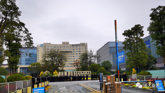 ▲花园国际大酒店增加了大量安保人员