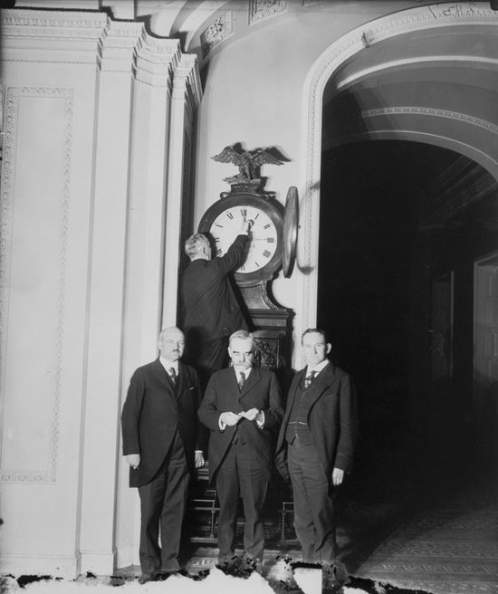 1918年，美国国会大厦的时钟被拔快1小时，这象征着美国首次夏时制的开始。