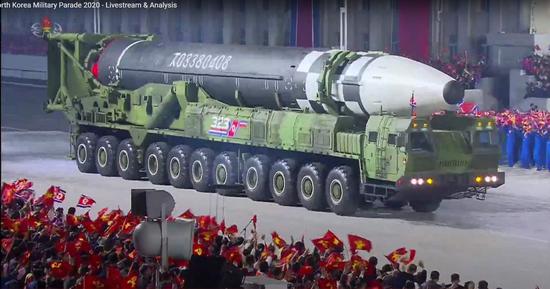 朝鲜劳动党建党75周年阅兵式上首次亮相的的新型洲际弹道导弹