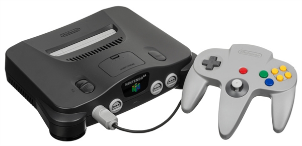 任天堂N64是当年性能领先的游戏机,但索尼革新了权利金制度,团结了第三方厂商,PS1得以击败N64