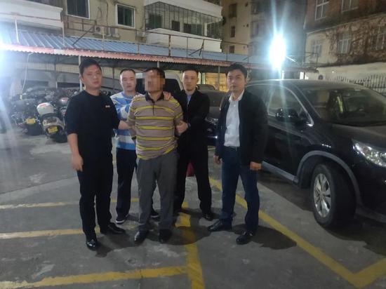 抓捕现场